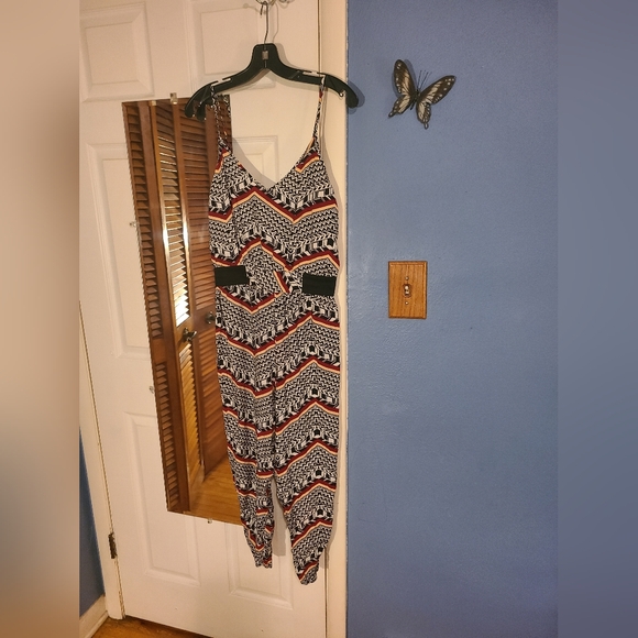 Trendy Zigzag Pattern Jumpsuit - Picture 3 of 11